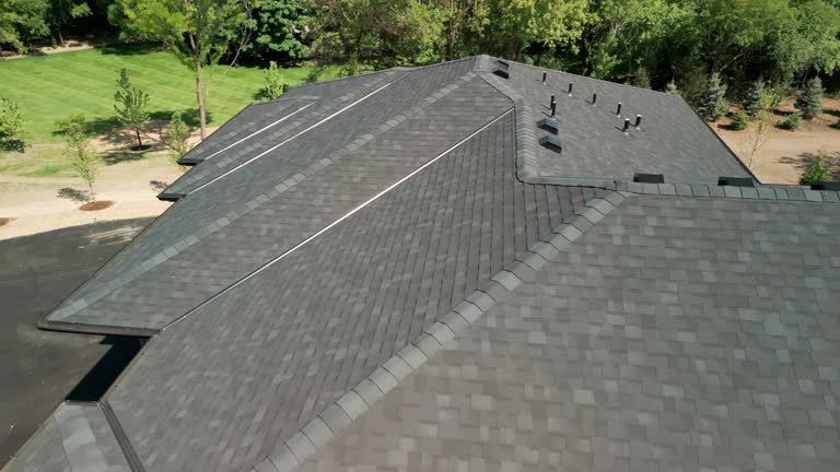 Best Emergency Roof Repair Services  in Greilickville, MI